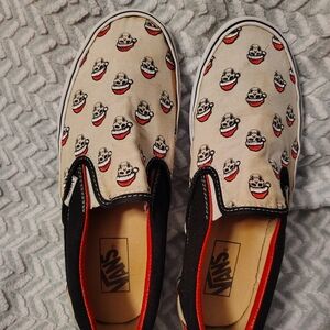 Vans Men's Size 7.5 Cream and Black Skull with Santa Hat Pattern Slip-Ons